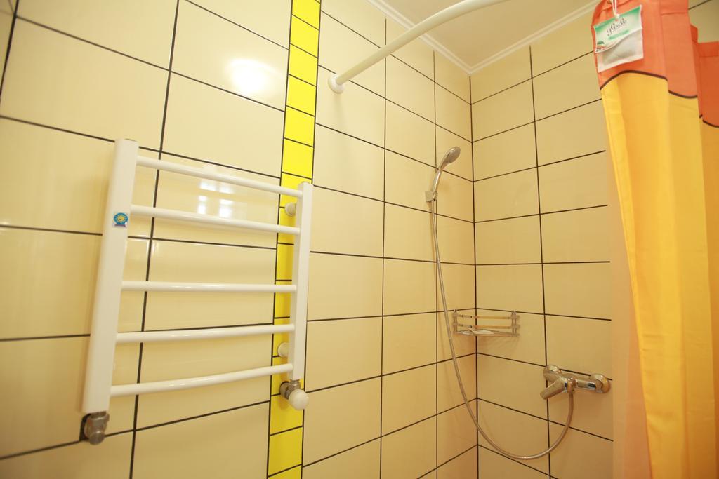 Apartment On Zaliznychna Lviv Quarto foto