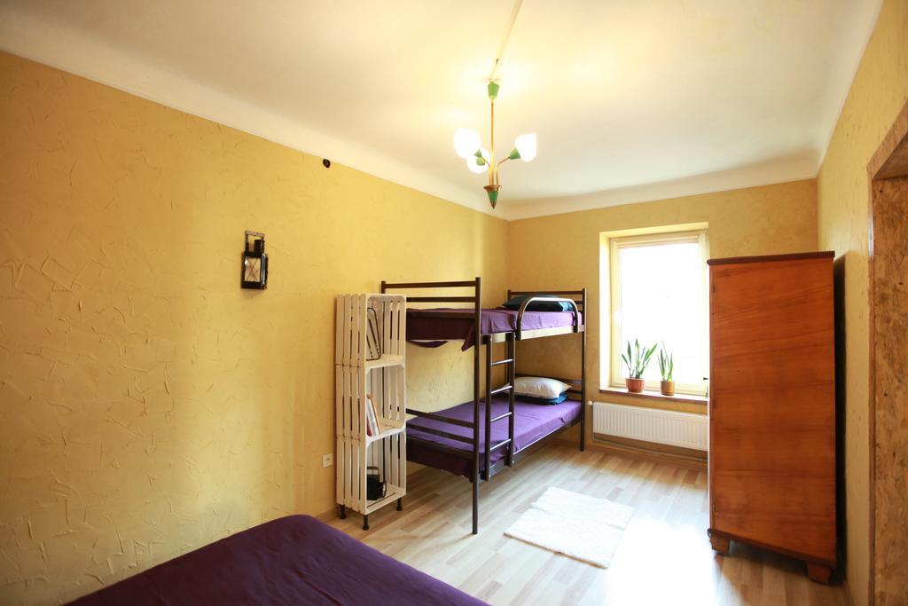 Apartment On Zaliznychna Lviv Quarto foto