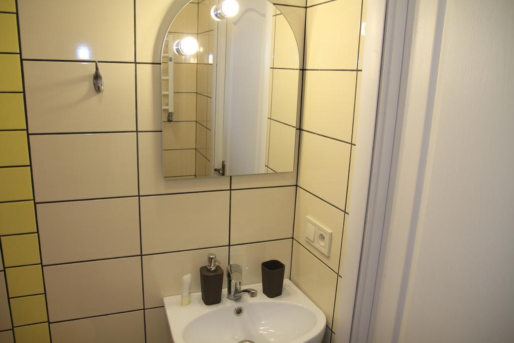 Apartment On Zaliznychna Lviv Exterior foto